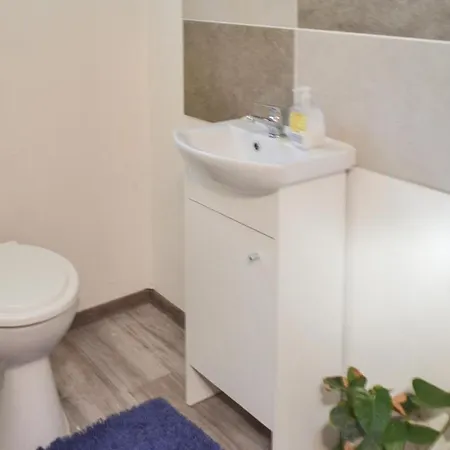 Nice In W/ 3 Bedrooms Casa vacanze Balatonvilágos